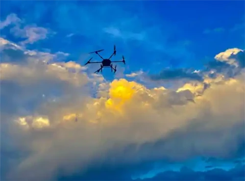 Funkcja zakłócacza dronów i szeroki zakres zastosowań